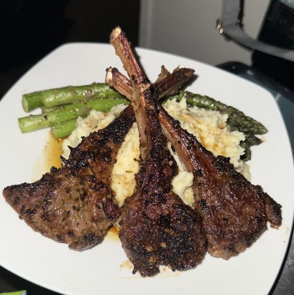 Lamb Chops with garlic mashed potatoes, Pan seared asparagus & Mac n cheese (Copy)